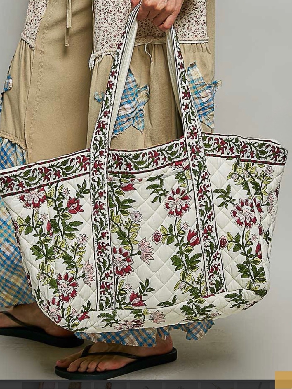 POL Quilted Floral Tote in White and Burgundy